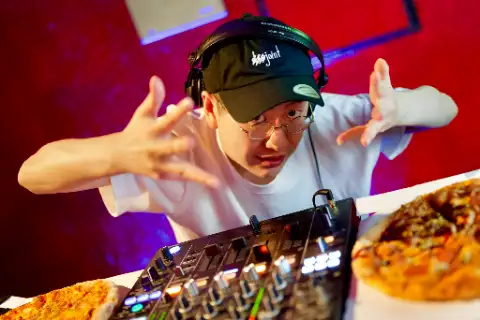 ossa アーティスト写真 1
